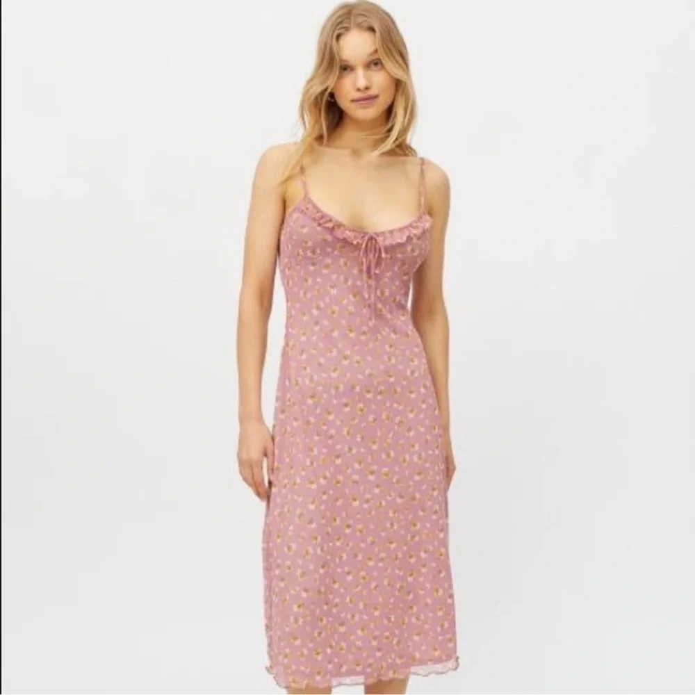 URBAN OUTFITTERS Dusty Rose Floral Mesh Midi Dress